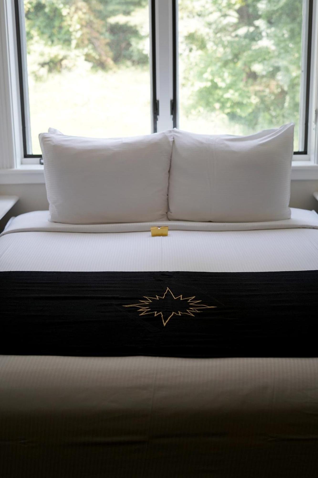 Inn At Black Star Farms Suttons Bay Bilik gambar